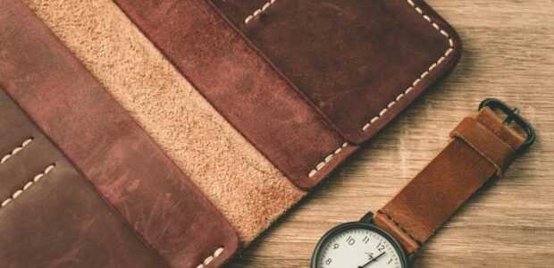 Practical gift ideas for men – leather wallet and watch