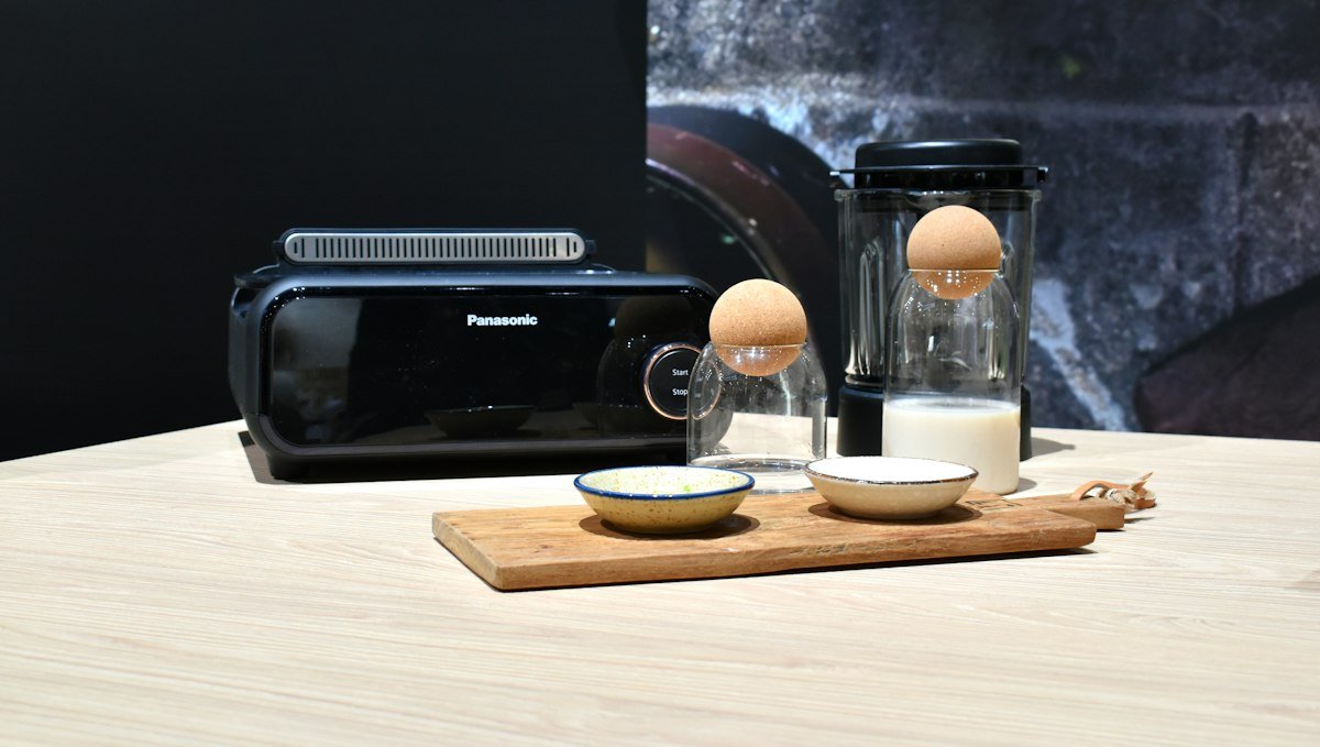 kitchen appliances and software-driven devices similar to what DirectDeals sells